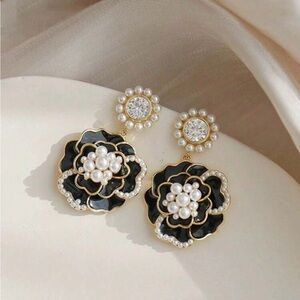 Elegant Black and Gold Floral Pearl Earrings